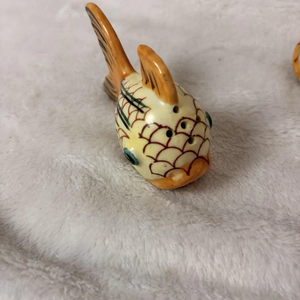 Vintage Koi Fish Goldfish Salt Pepper Shakers Made in Japan Ceramic Retro Kitsch